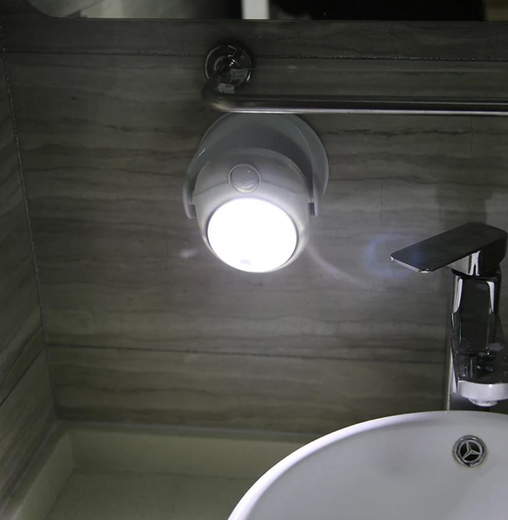 LAMPA LED CU SENZOR MISCARE, ROTIRE 360 GRADE