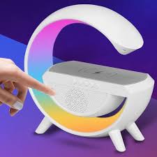 STATIE INCARCARE WIRELESS 3IN1 CU LAMPA SI BOXA BLUETOOTH