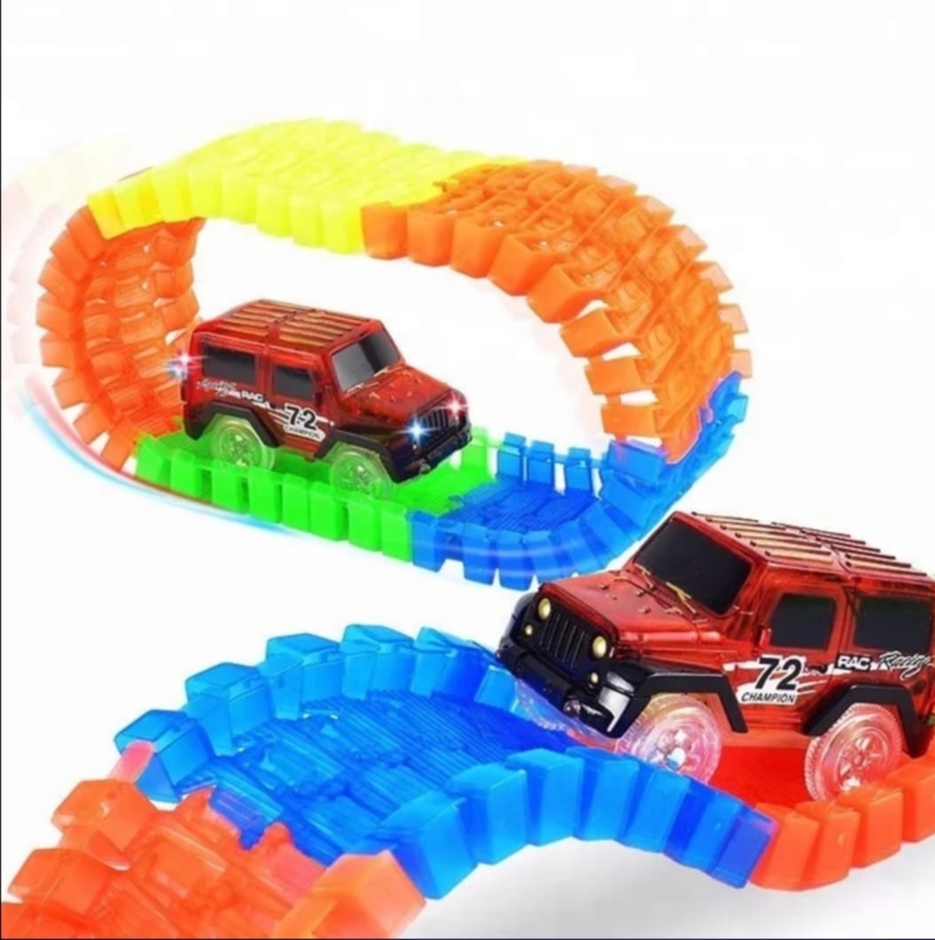 Jucarie Pista Flexibila Magic Tracks, 220 Piese + Masinuta cu LED